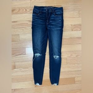 American Eagle ripped dark blue wash super hi-rise jegging